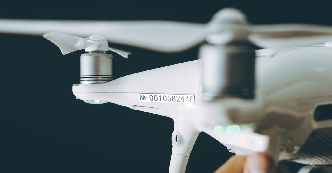 1550055326-drone-registratie-nummer-aan-buitenzijde-drone-verenigde-staten-regelgeving-faa-2019.jpg