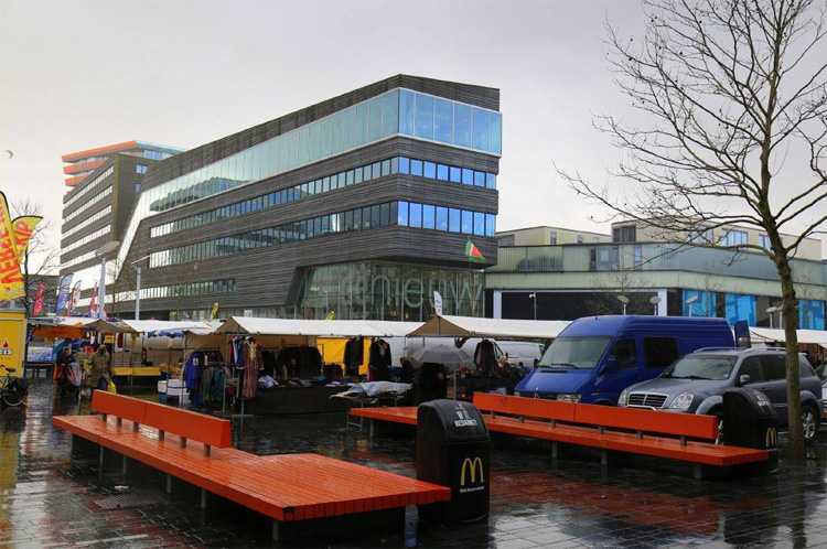 Drone Race in De Nieuwe Bibliotheek in Almere