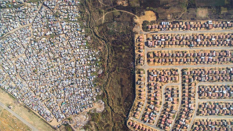 Dronefoto's tonen contrast in Zuid Afrika