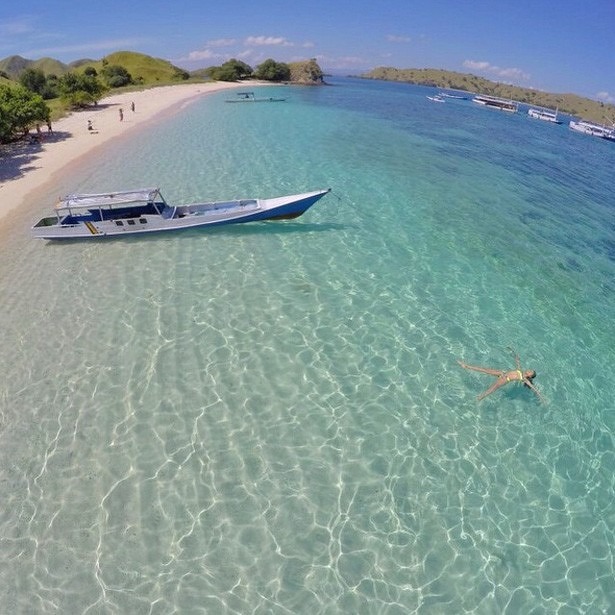 03-pink-beach-komodo-indonesie